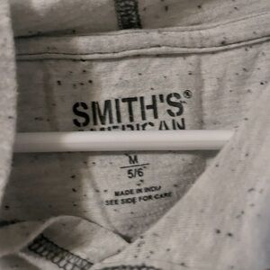 Boys size 5/6 hooded long sleeve tee